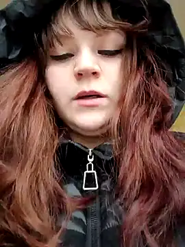 Eva Florence online show from February 4, 2025, 12:22 pm