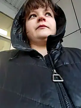 Eva Florence online show from February 27, 2025, 5:24 am