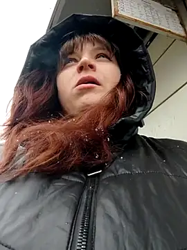 Eva Florence online show from March 7, 2025, 11:40 am