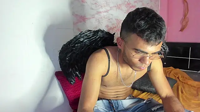 alessandro 2005 online show from February 7, 2025, 11:45 pm