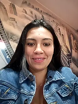 LIZ-06  online show from February 13, 2025, 9:49 pm