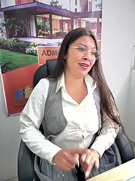 LIZ-06  online show from December 1, 2025, 4:12 pm