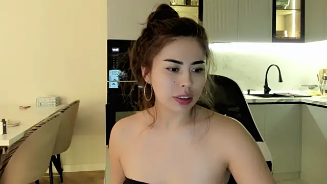Snapshot of may_mia chatting on July 1, 2026, 7:57 pm may mia online show from July 1, 2026, 7:57 pm
