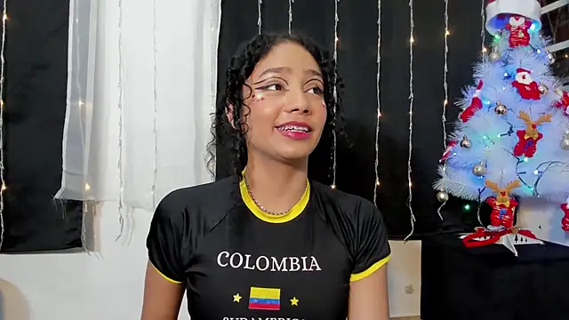 Snapshot of Dakota_M1 chatting on December 27, 2024, 2:04 am Dakota M1 online show from December 27, 2024, 2:04 am