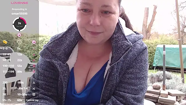 Snapshot of KasiaPrivat chatting on December 18, 2024, 2:06 pm KasiaPrivat online show from December 18, 2024, 2:06 pm