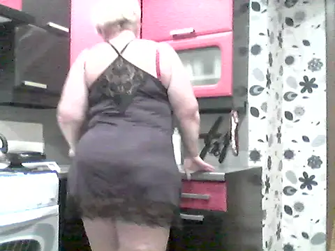 Snapshot of Lisa_Suzie chatting on November 3, 2025, 3:13 pm Lisa Suzie online show from November 3, 2025, 3:13 pm