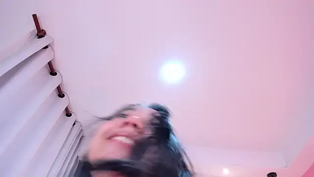 sophiawhite   online show from February 26, 2025, 7:27 pm