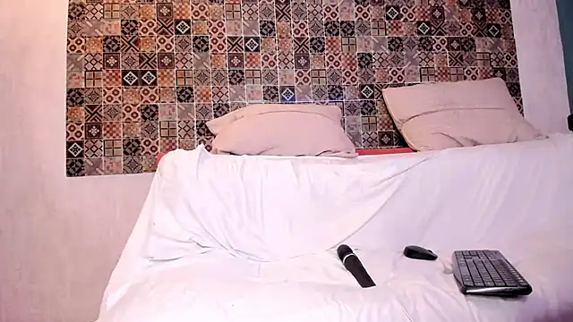 Pamela Johnsonn online show from February 28, 2025, 10:39 pm