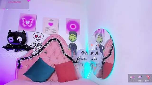 amandalee01 online show from October 11, 2025, 7:12 pm