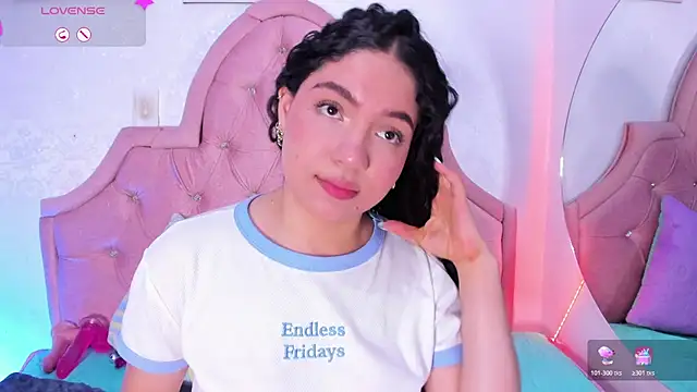 amandalee01 online show from November 8, 2025, 7:56 pm