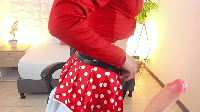 stephanya  online show from January 4, 2025, 2:14 am