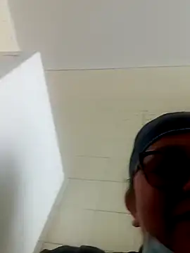 Snapshot of Darly_Gomez chatting on December 23, 2024, 5:22 pm Darly Gomez online show from December 23, 2024, 5:22 pm