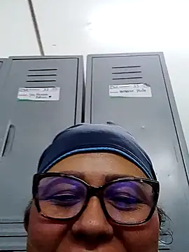 Snapshot of Darly_Gomez chatting on January 11, 2025, 6:24 am Darly Gomez online show from January 11, 2025, 6:24 am