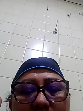 Snapshot of Darly_Gomez chatting on January 16, 2025, 12:23 am Darly Gomez online show from January 16, 2025, 12:23 am