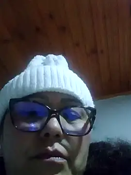 Snapshot of Darly_Gomez chatting on January 28, 2025, 3:47 am Darly Gomez online show from January 28, 2025, 3:47 am