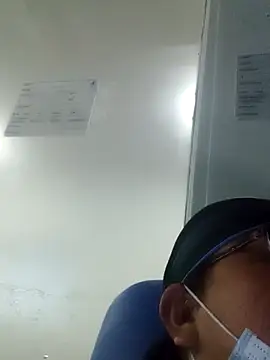 Snapshot of Darly_Gomez chatting on February 16, 2025, 5:15 am Darly Gomez online show from February 16, 2025, 5:15 am