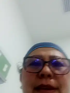 Snapshot of Darly_Gomez chatting on February 26, 2025, 12:38 am Darly Gomez online show from February 26, 2025, 12:38 am