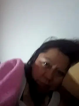 Snapshot of Darly_Gomez chatting on November 19, 2025, 10:48 am Darly Gomez online show from November 19, 2025, 10:48 am