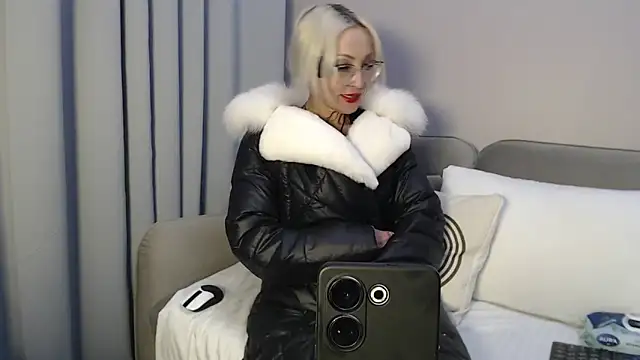 Snapshot of Milforja chatting on February 11, 2025, 9:46 pm Milforja online show from February 11, 2025, 9:46 pm