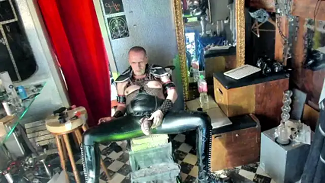 Snapshot of BULGEDEMON chatting on March 15, 2026, 3:18 pm BULGEDEMON online show from March 15, 2026, 3:18 pm