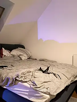 Snapshot of SunbakedMedal71 chatting on March 13, 2026, 10:27 pm SunbakedMedal71 online show from March 13, 2026, 10:27 pm