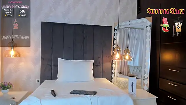 SHARONN     online show from January 25, 2025, 3:51 am