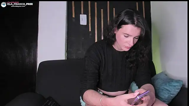 elafranco  online show from January 18, 2025, 2:58 am