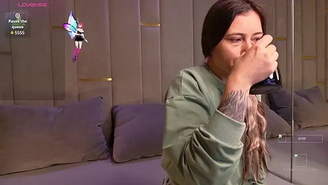 Ishtar Divine online show from September 22, 2025, 10:28 am