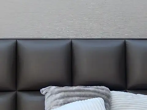 Snapshot of FoxyJoy chatting on April 1, 2026, 11:00 am FoxyJoy online show from April 1, 2026, 11:00 am