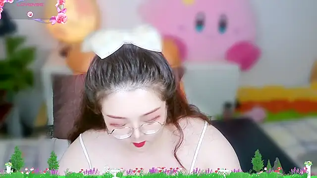 Weiwei5200 online show from November 9, 2025, 2:21 am