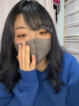 YUNA-yuna online show from February 1, 2025, 6:51 pm