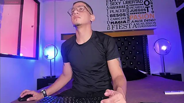 JoshMillerr  online show from March 9, 2025, 7:37 pm