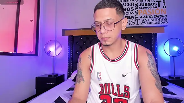 JoshMillerr  online show from March 10, 2025, 8:01 pm