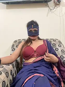 HoneyBearCpl online show from March 22, 2025, 7:53 pm