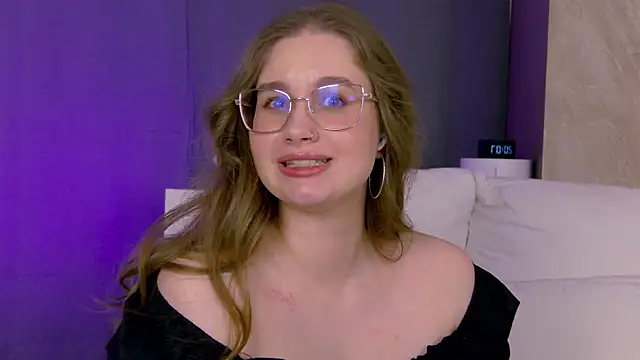 EllieHayes online show from June 19, 2026, 5:06 pm