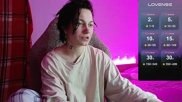 esajukyy online show from November 25, 2025, 1:11 pm