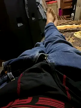 Snapshot of Deste223 chatting on October 20, 2025, 7:31 am Deste223 online show from October 20, 2025, 7:31 am