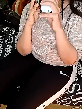 Snapshot of ShadiaStar chatting on February 20, 2025, 4:57 pm ShadiaStar online show from February 20, 2025, 4:57 pm