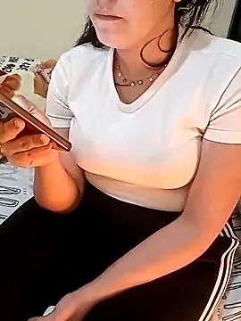 Snapshot of ShadiaStar chatting on February 27, 2025, 8:31 pm ShadiaStar online show from February 27, 2025, 8:31 pm