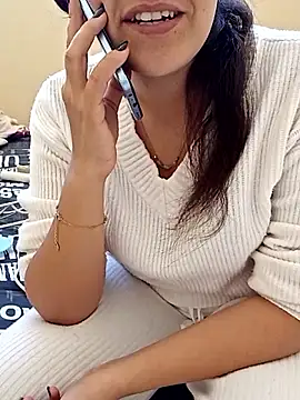 ShadiaStar online show from November 24, 2025, 2:06 pm