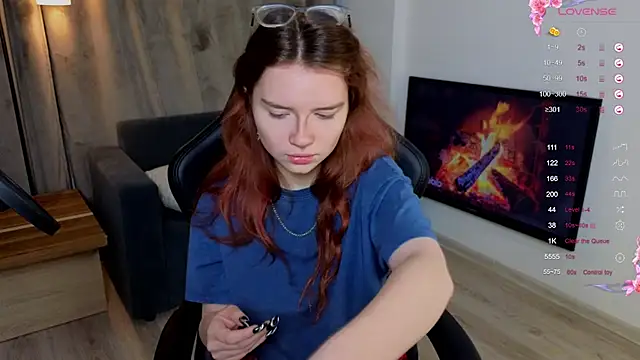 Snapshot of Sonya_Glen chatting on January 28, 2025, 1:50 am Sonya Glen online show from January 28, 2025, 1:50 am