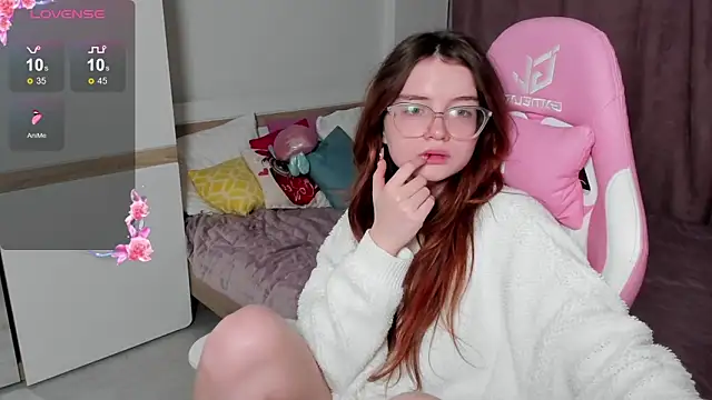 Snapshot of Sonya_Glen chatting on March 6, 2025, 5:03 am Sonya Glen online show from March 6, 2025, 5:03 am