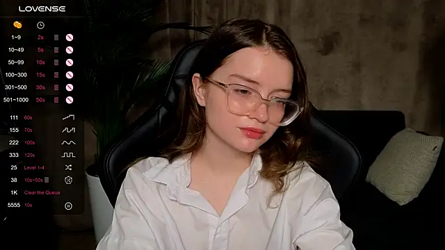 Snapshot of Sonya_Glen chatting on September 19, 2025, 10:10 pm Sonya Glen online show from September 19, 2025, 10:10 pm