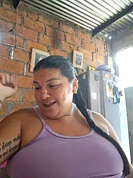 chubby sexy big tits online show from February 11, 2025, 8:20 pm