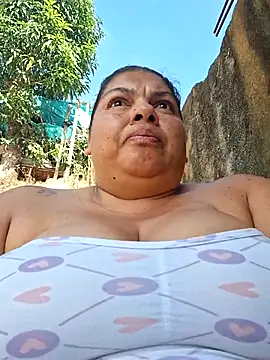 chubby sexy big tits online show from September 13, 2025, 1:00 pm