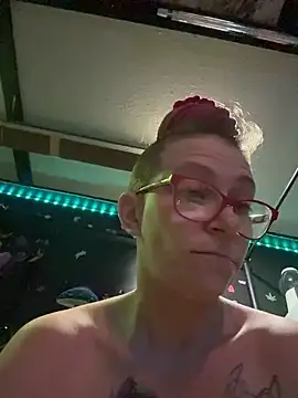 Stonermama666420 online show from March 4, 2026, 5:02 am