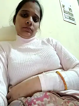 radhika07 online show from December 15, 2024, 5:10 pm