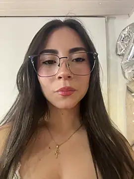 Melody 04 online show from April 12, 2026, 1:10 am