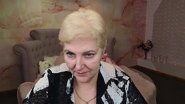 Snapshot of Sandra_Snow chatting on December 19, 2024, 1:18 pm Sandra Snow online show from December 19, 2024, 1:18 pm
