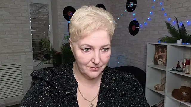 Snapshot of Sandra_Snow chatting on December 23, 2024, 3:23 pm Sandra Snow online show from December 23, 2024, 3:23 pm